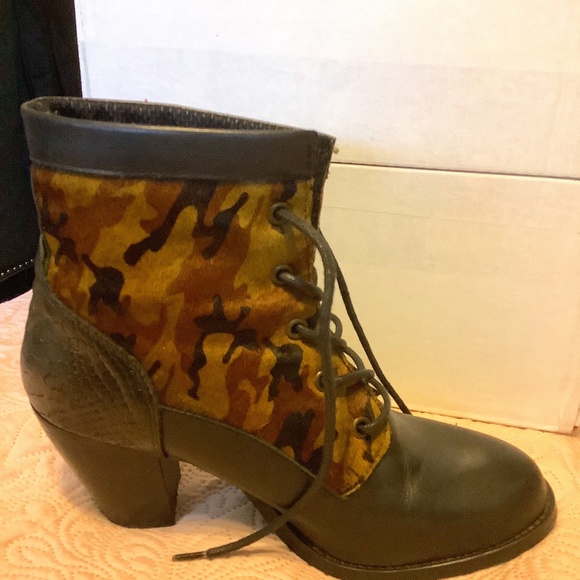 Bronx Shoes - Camouflage boots
